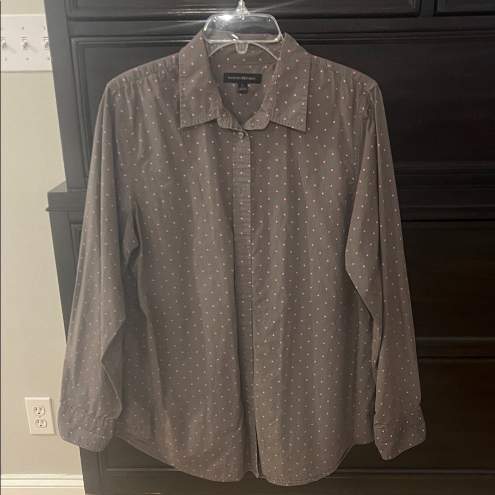 Bananaβ Republic Button Down Shirt with Pink Dots